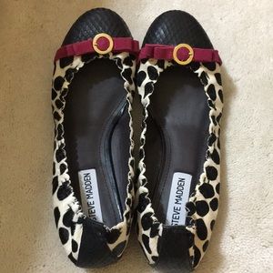 Steve madden textured flats